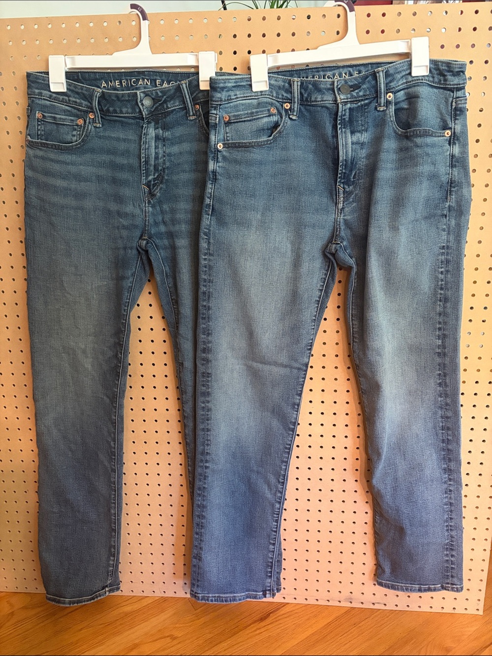 American Eagle Outfitters Men’s Denim Jeans in Blue and Faded Blue